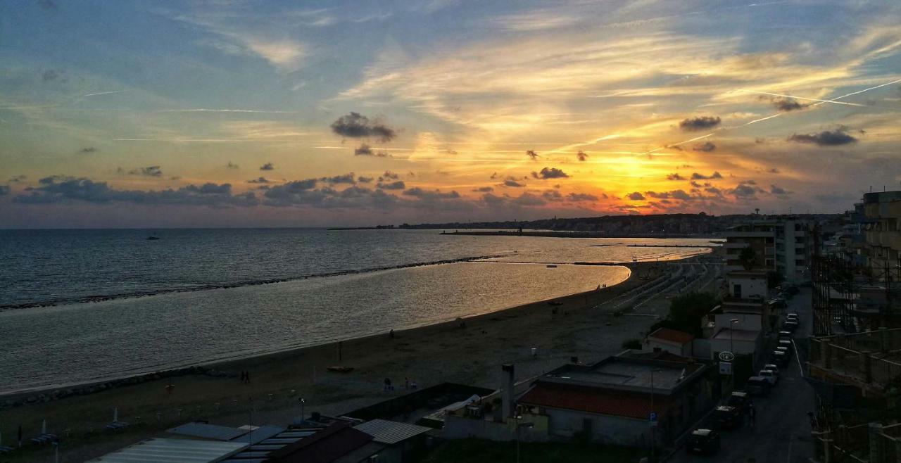 Incantevole Casa Sul Mare Vicino A Roma 네뚜노 외부 사진